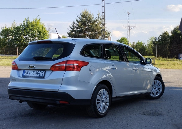Ford Focus cena 40467 przebieg: 127000, rok produkcji 2018 z Niemcza małe 704